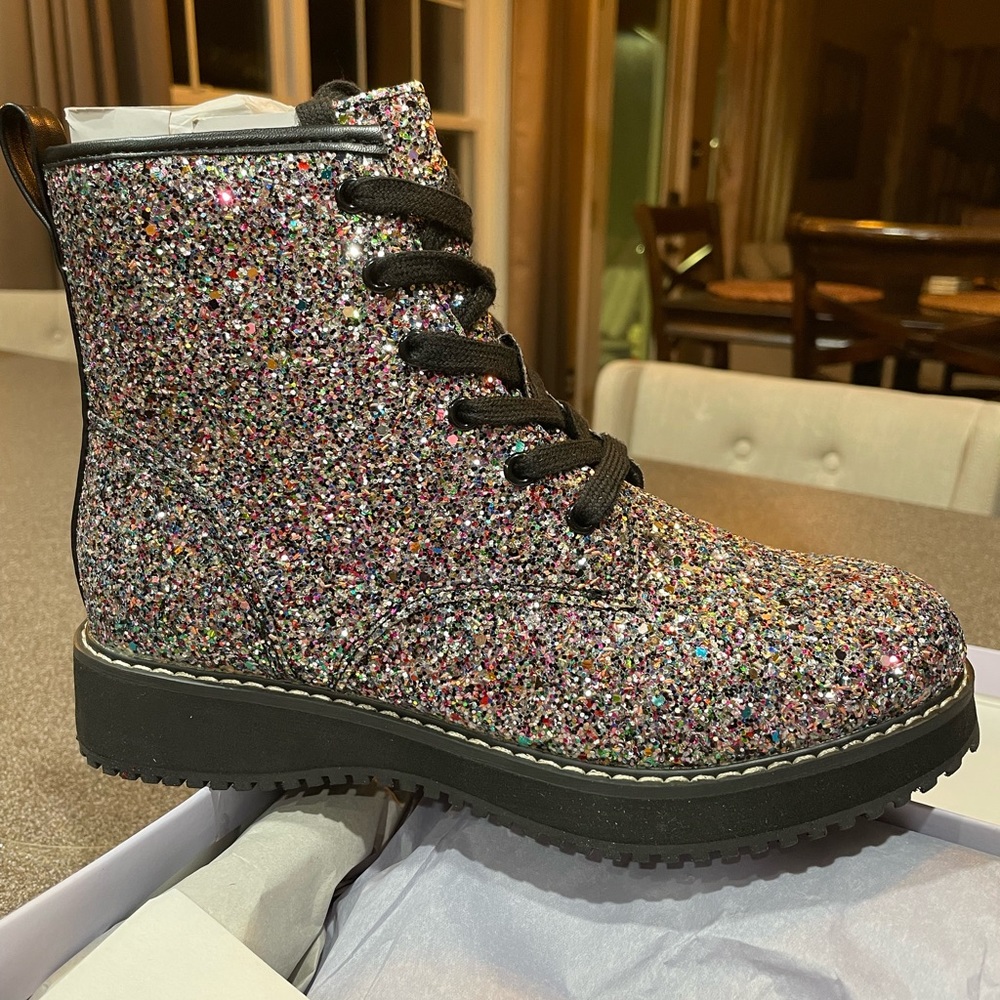 Steve Madden Tory Boot - Picture 3 of 5